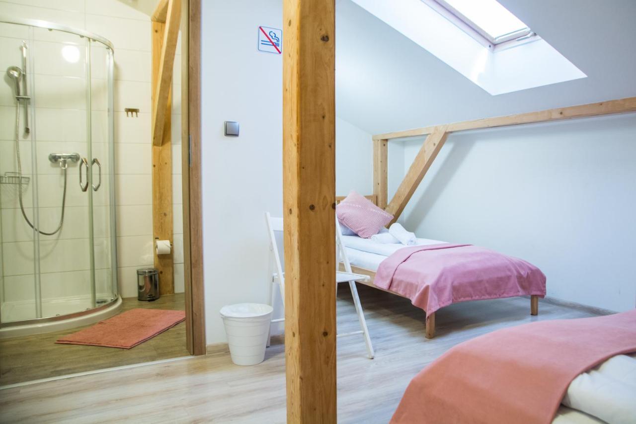 Harmony Hostel Zator Bagian luar foto